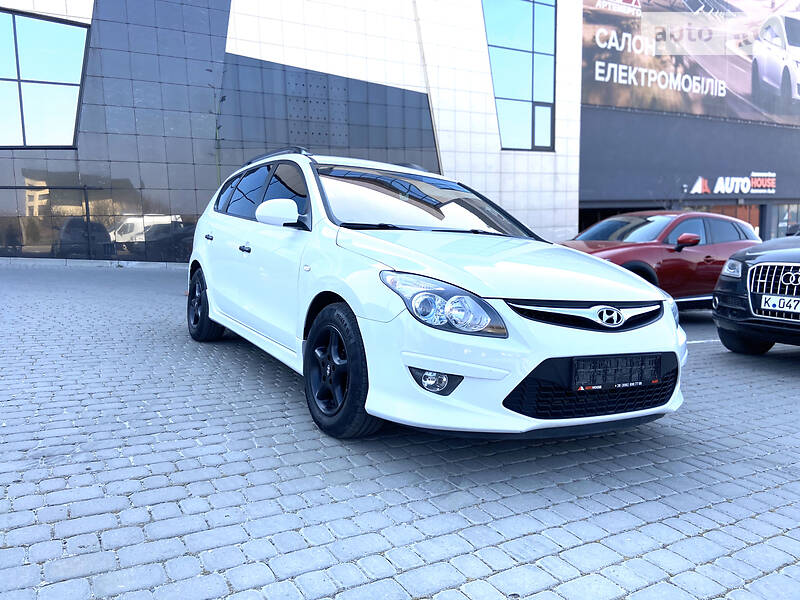 Універсал Hyundai i30 2011 в Львові
