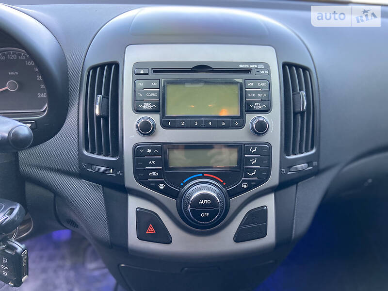 Універсал Hyundai i30 2011 в Львові