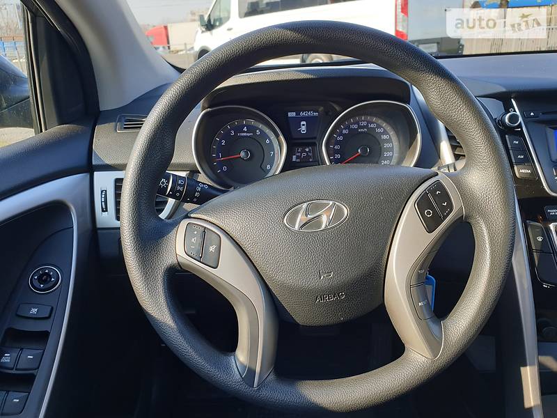 Хэтчбек Hyundai i30 2016 в Киеве