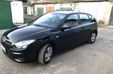 Хетчбек Hyundai i30 2009 в 