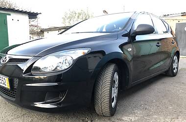 Хетчбек Hyundai i30 2009 в 