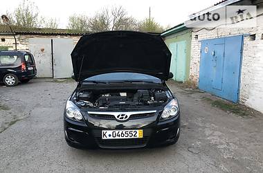 Хетчбек Hyundai i30 2009 в 