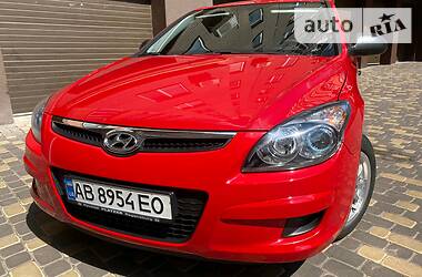 Хетчбек Hyundai i30 2008 в 