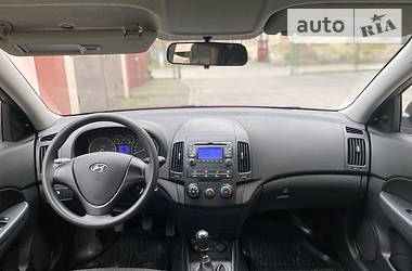 Хетчбек Hyundai i30 2008 в 
