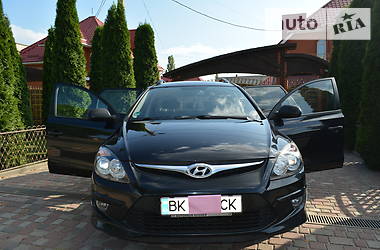 Универсал Hyundai i30 2010 в Ровно