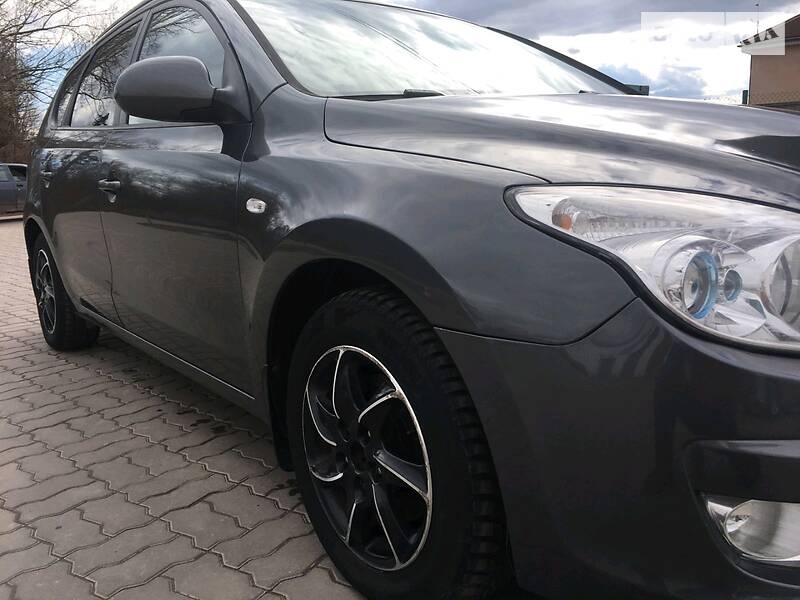 Універсал Hyundai i30 2008 в Нововолинську