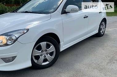 Седан Hyundai i30 2011 в 
