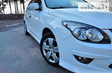 Седан Hyundai i30 2011 в 