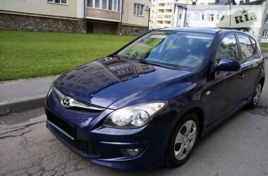 Хетчбек Hyundai i30 2010 в 