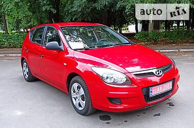 Хэтчбек Hyundai i30 2009 в Староконстантинове