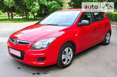 Хэтчбек Hyundai i30 2009 в Староконстантинове