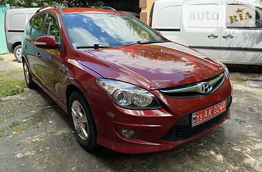 Универсал Hyundai i30 2010 в Днепре