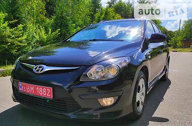 Универсал Hyundai i30 2011 в Ровно