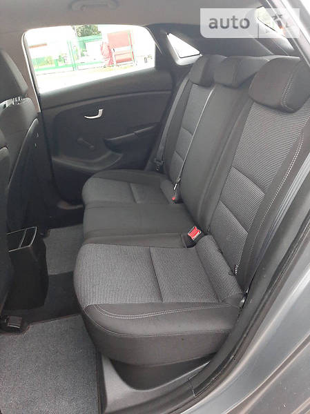 Хетчбек Hyundai i30 2012 в Шептицькому