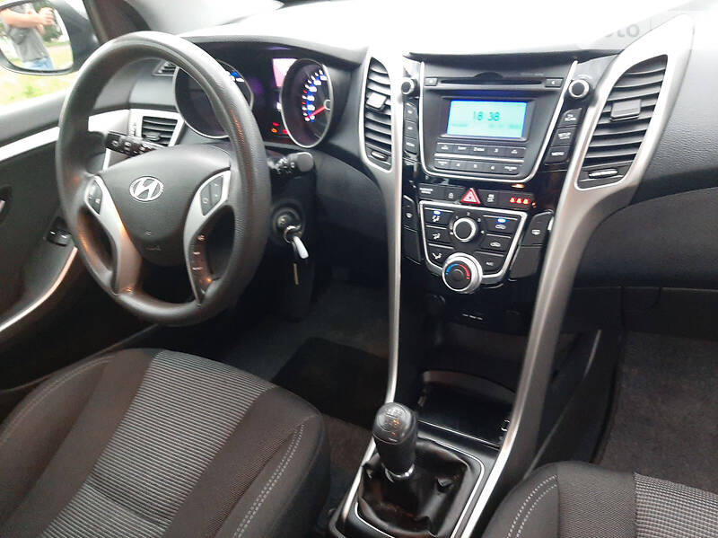 Хетчбек Hyundai i30 2012 в Шептицькому