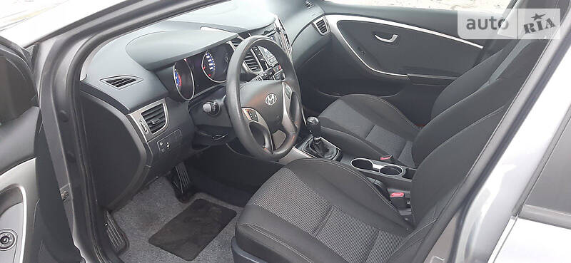 Хетчбек Hyundai i30 2012 в Шептицькому