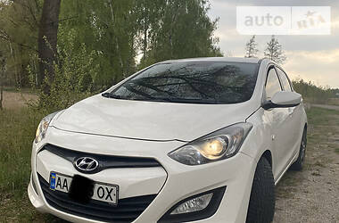 Хэтчбек Hyundai i30 2014 в Киеве