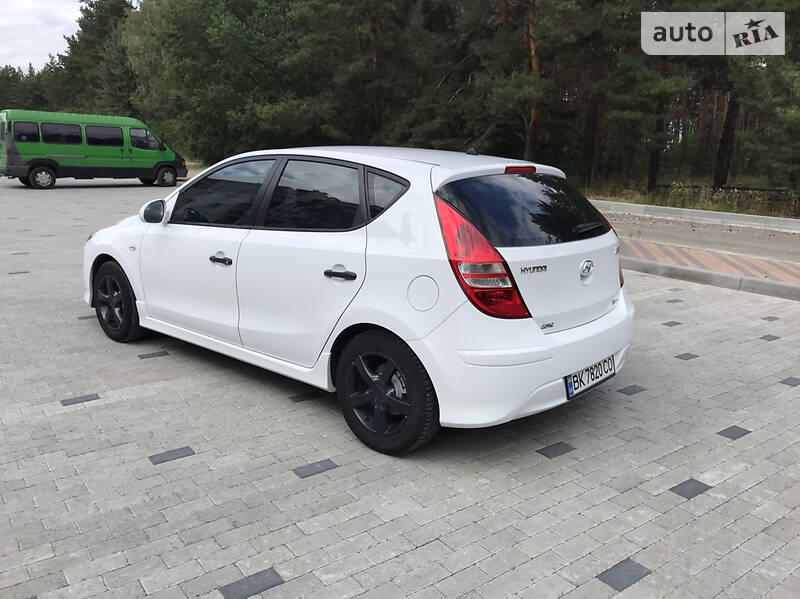 Хетчбек Hyundai i30 2010 в Києві