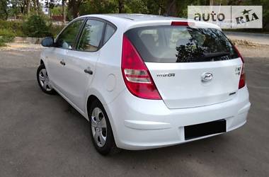 Хэтчбек Hyundai i30 2009 в Каменец-Подольском