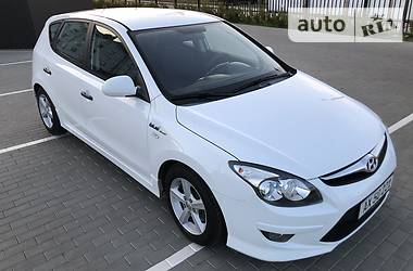 Хэтчбек Hyundai i30 2011 в Луцке