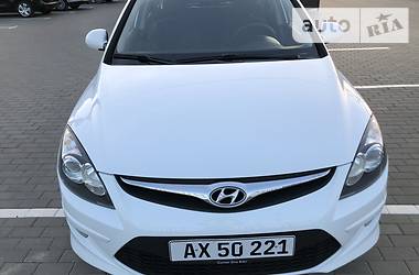 Хэтчбек Hyundai i30 2011 в Луцке