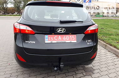 Универсал Hyundai i30 2013 в Бродах