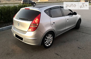 Хэтчбек Hyundai i30 2007 в Днепре