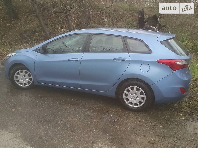 Универсал Hyundai i30 2012 в Каменец-Подольском