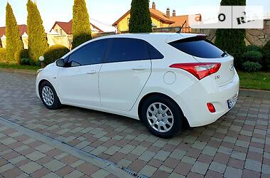 Хэтчбек Hyundai i30 2014 в Сарнах