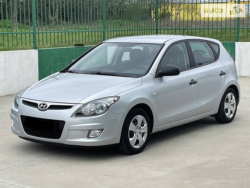 Хэтчбек Hyundai i30 2009 в Никополе