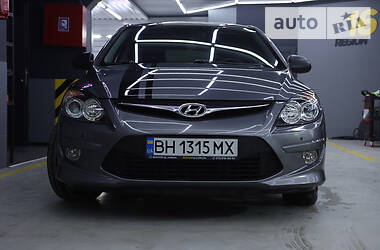 Хэтчбек Hyundai i30 2011 в Одессе