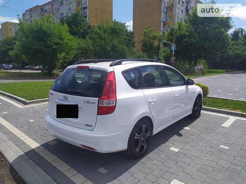 Универсал Hyundai i30 2011 в Ужгороде