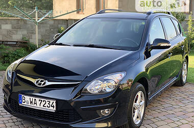 Универсал Hyundai i30 2012 в Ровно