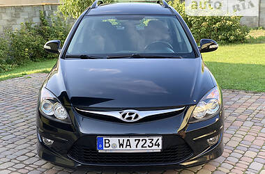 Универсал Hyundai i30 2012 в Ровно