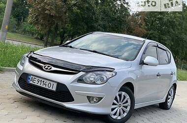 Хэтчбек Hyundai i30 2011 в Днепре