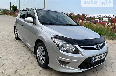 Хэтчбек Hyundai i30 2011 в Днепре