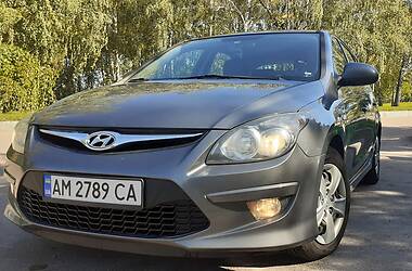 Хэтчбек Hyundai i30 2011 в Житомире