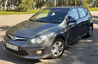 Хэтчбек Hyundai i30 2011 в Житомире