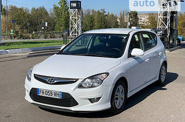 Хэтчбек Hyundai i30 2011 в Дубно