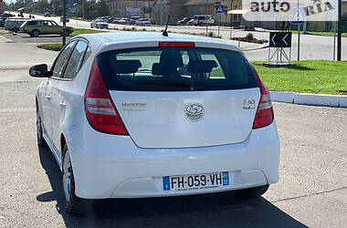 Хэтчбек Hyundai i30 2011 в Дубно