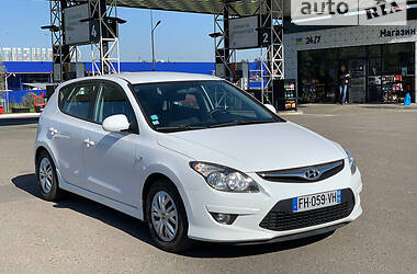 Хэтчбек Hyundai i30 2011 в Дубно