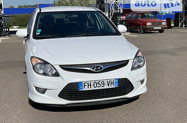 Хэтчбек Hyundai i30 2011 в Дубно