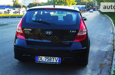 Хэтчбек Hyundai i30 2011 в Житомире