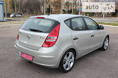 Хэтчбек Hyundai i30 2008 в Ровно