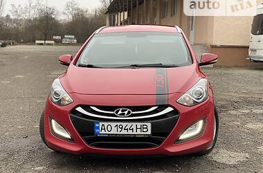 Універсал Hyundai i30 2013 в Ужгороді