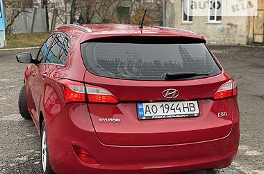 Універсал Hyundai i30 2013 в Ужгороді