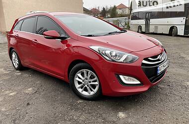 Универсал Hyundai i30 2013 в Ужгороде