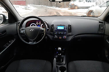 Хэтчбек Hyundai i30 2011 в Днепре