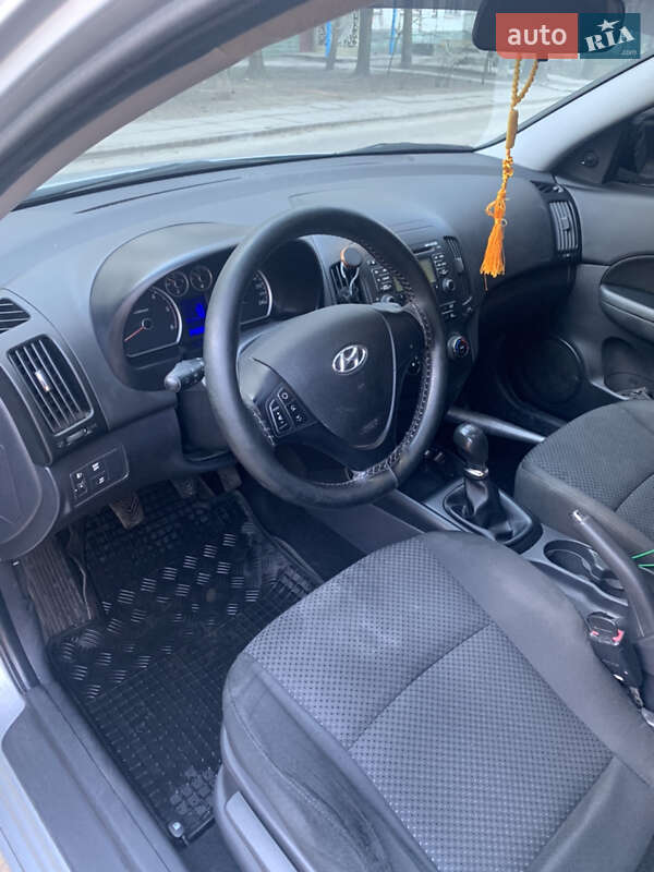 Універсал Hyundai i30 2010 в Запоріжжі