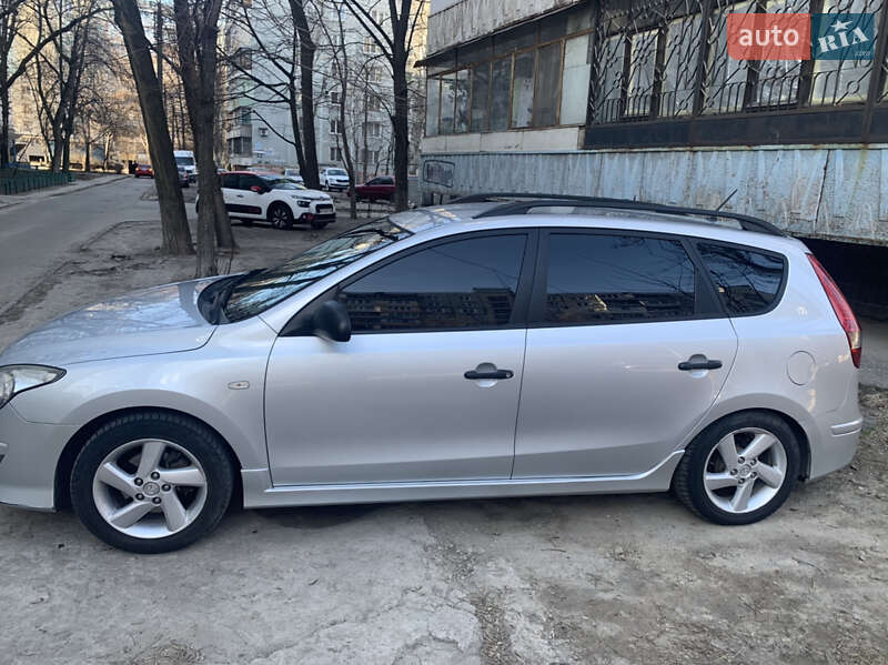 Універсал Hyundai i30 2010 в Запоріжжі